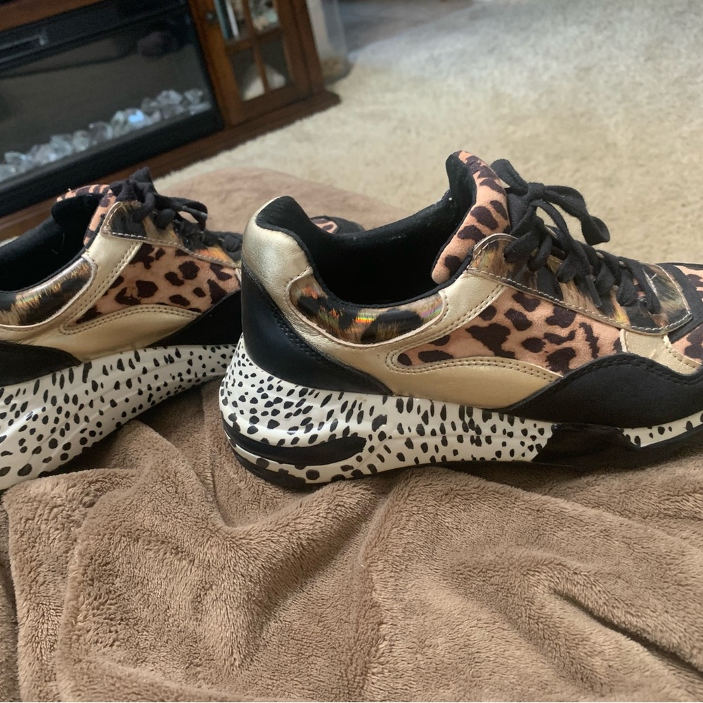Steve Madden Benna Cliff cheetah raised sneakers size 9.5